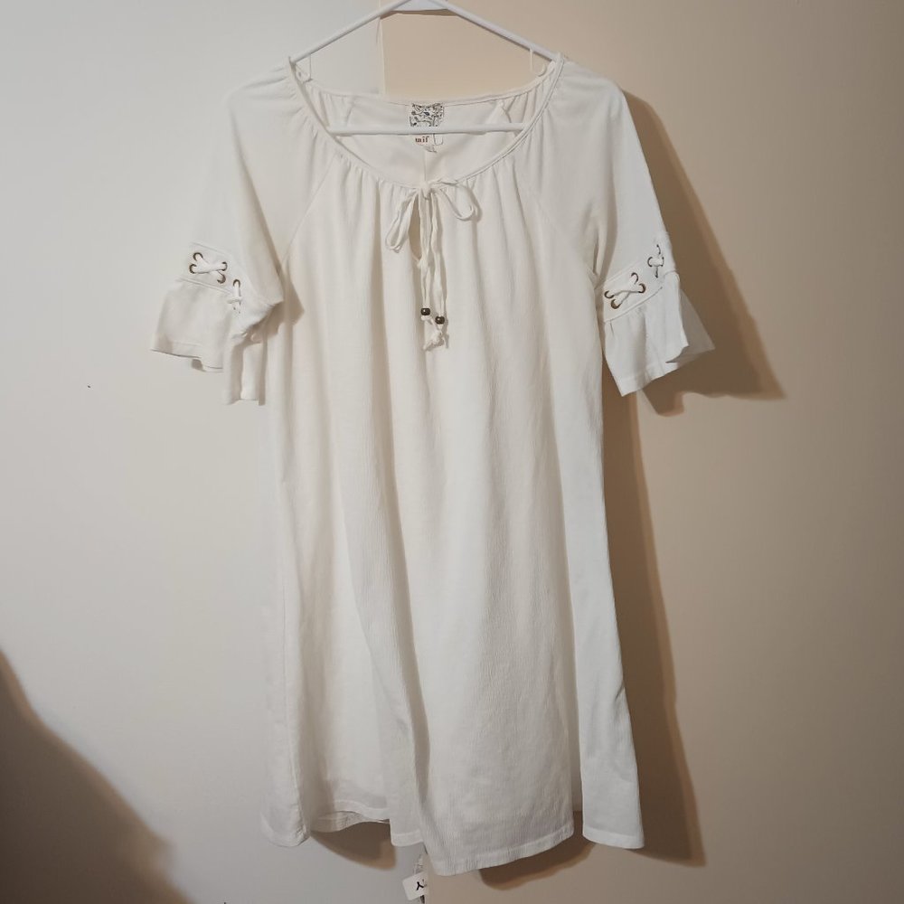 GUC ~ Naif Bohemian Ruffle Sleeve Tunic/White Gauzy Summer Blouse (Size: Medium)